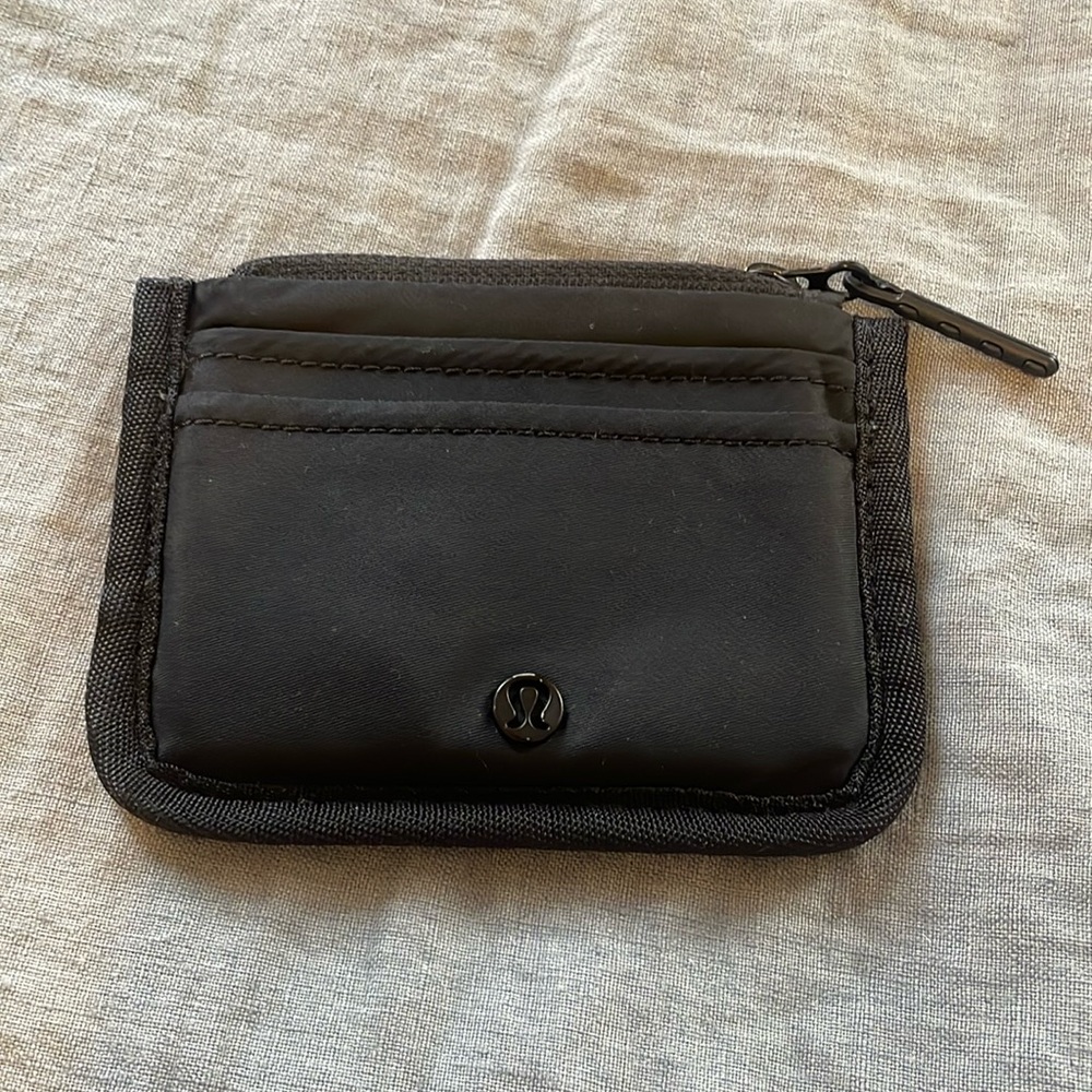 lululemon true identity card case